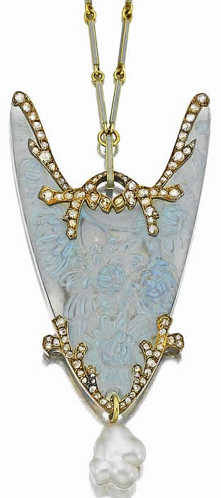 Rene Lalique Papillon Feuillu Pendant