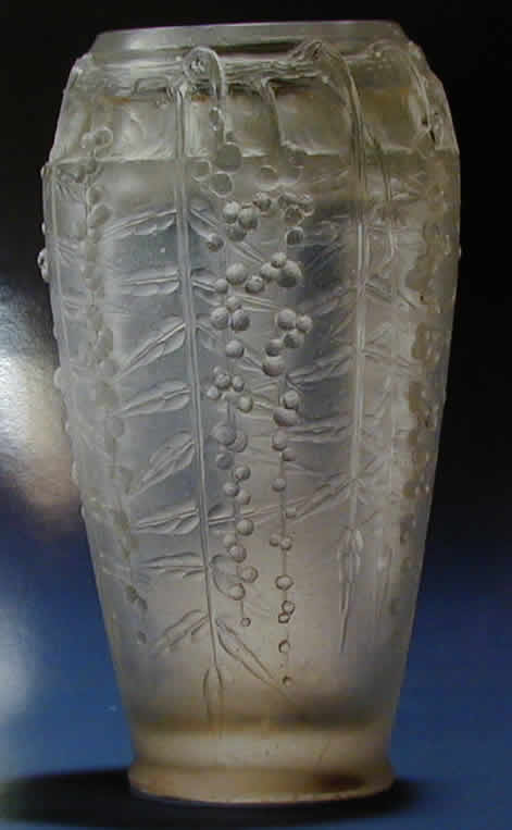 Rene Lalique Cire Perdue Vase Poivre Graines en Relief Feuilles en Creux
