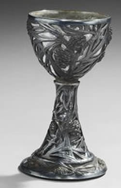 R. Lalique Pommes De Pin Glass