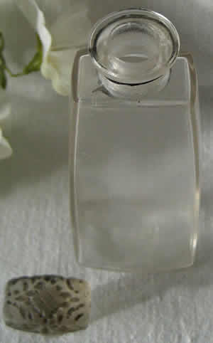 R. Lalique Psyka-2 Perfume Bottle