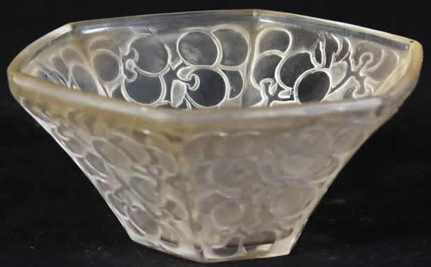 R. Lalique Raisins Six Pans Bowl