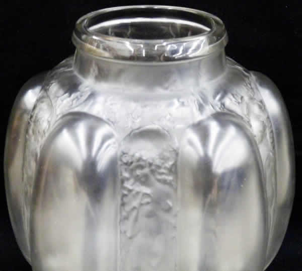 R. Lalique Six Figurines Et Masques Vase
