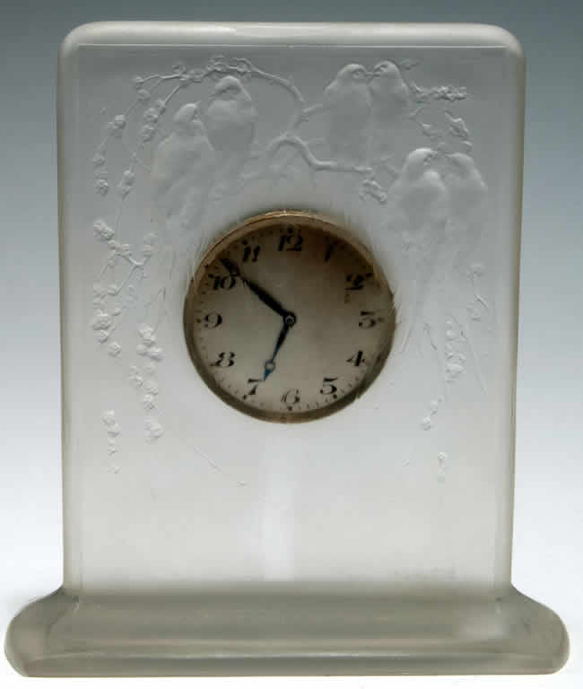 R. Lalique Six Hirondelles Clock