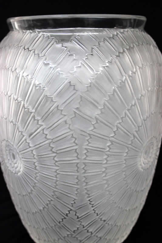 R. Lalique Soleils Vase