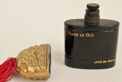 R. Lalique Sous Le Gui-3 Perfume Bottle