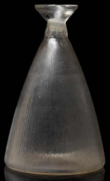 R. Lalique Vigne Strie Decanter Bottom