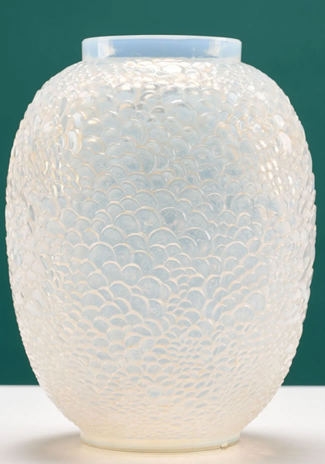 Rene Lalique Vase Ecailles