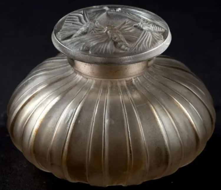 Rene Lalique Perfume Bottle A cotes bouchon papillons