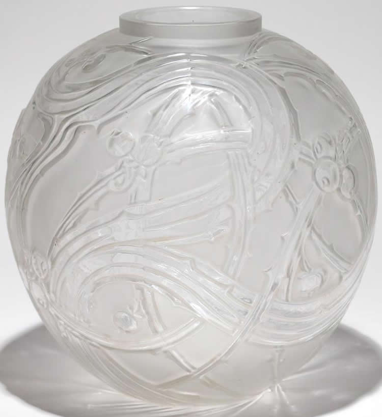 R. Lalique Baies Vase 2 of 2