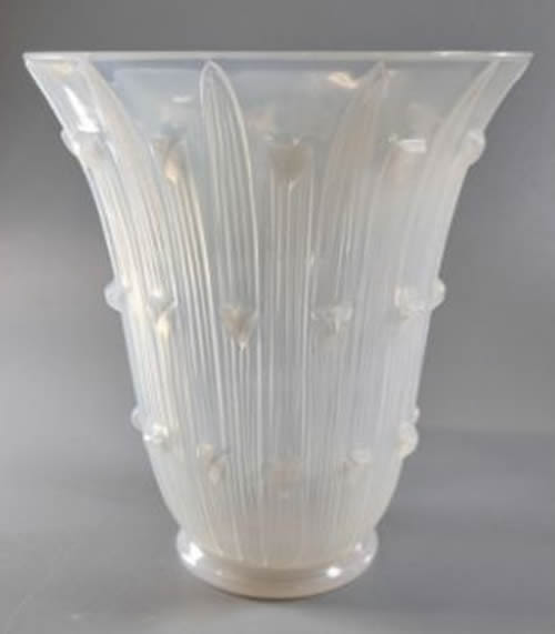 R. Lalique Bellis Vase