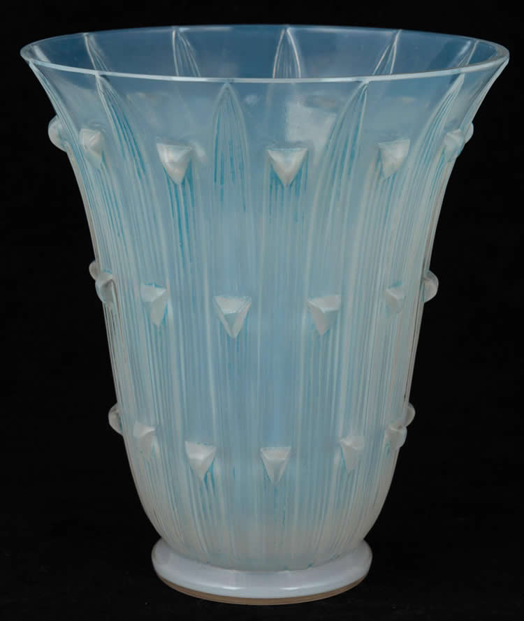 R. Lalique Bellis Vase