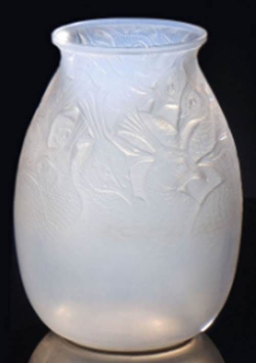 R. Lalique Borromee Vase