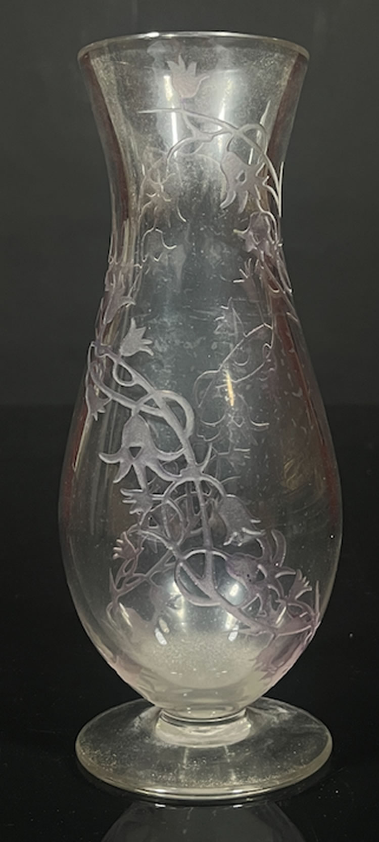 R. Lalique Campanules Fleurs Gravees Vase