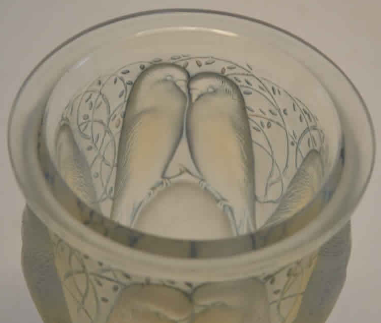 R. Lalique Ceylan Vase 2 of 2