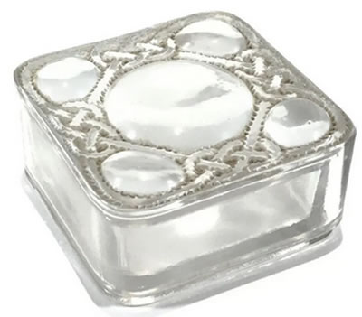 Rene Lalique  Cinq Fleurs Box 
