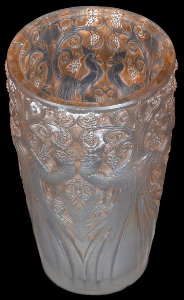 R. Lalique Coqs Et Raisins Vase 2 of 2