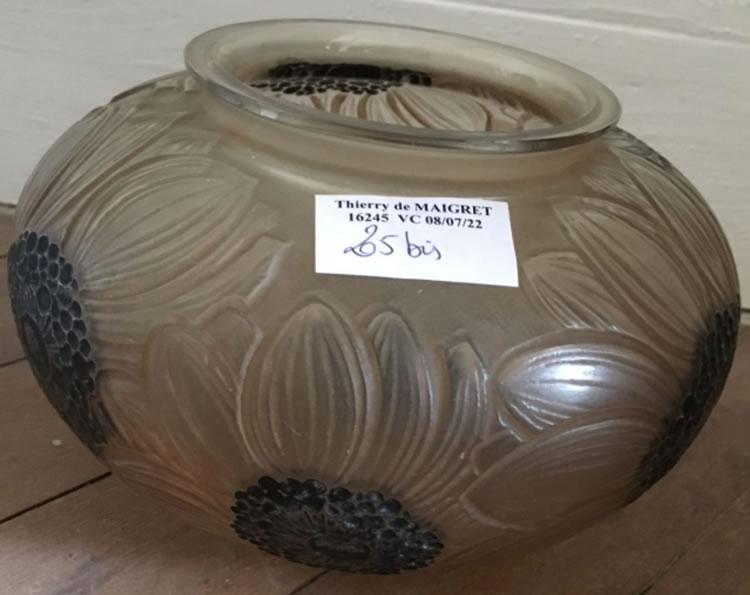 R. Lalique Dahlias Vase