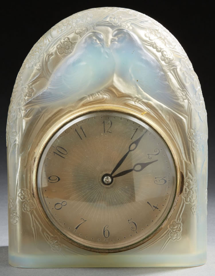 R. Lalique Deux Colombes Clock