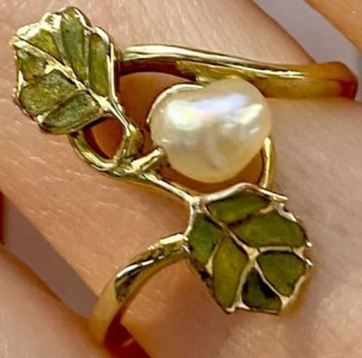 Rene Lalique Deux Feuilles Et Une Perle Ring