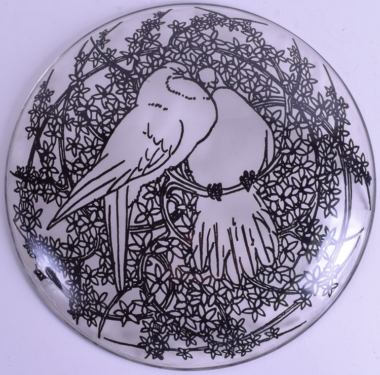 R. Lalique Deux Pigeons Plate 2 of 2