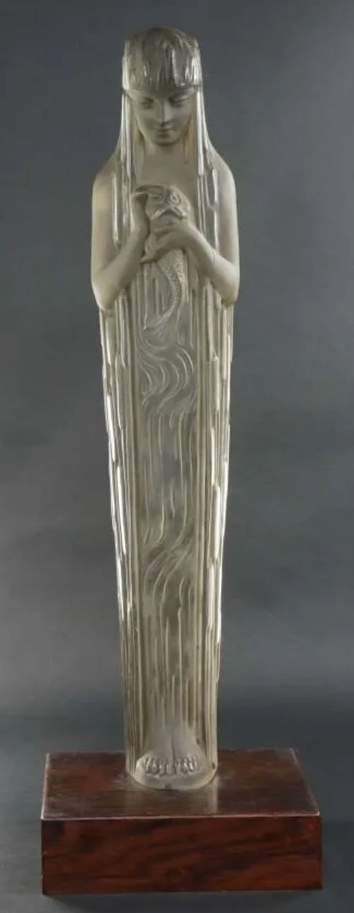 R. Lalique Doris Source de la Fontaine Statue