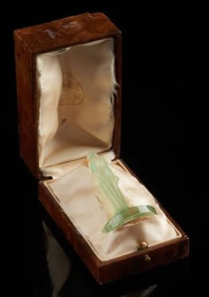 R. Lalique Drapee Cachet