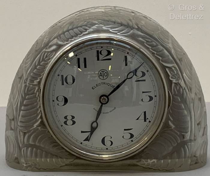 Rene Lalique Clock Feuilles