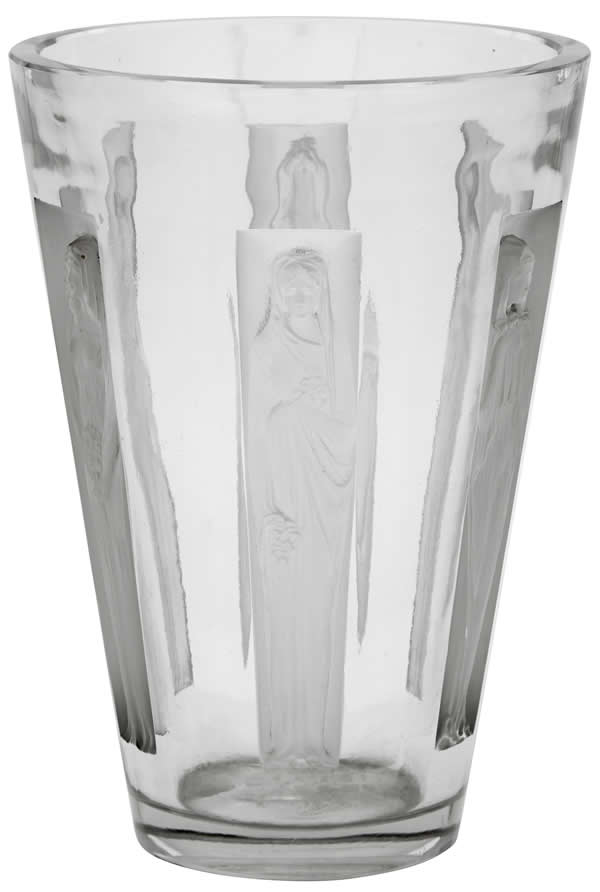 R. Lalique Gobelet Six Figurines Vase
