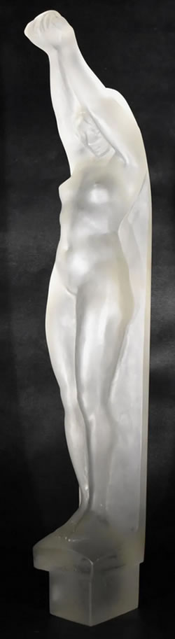 R. Lalique Grand nu bras leves Statue
