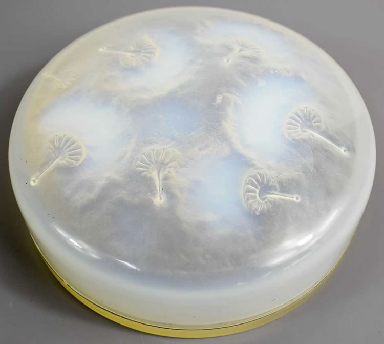 Rene Lalique Houppes Powder Box