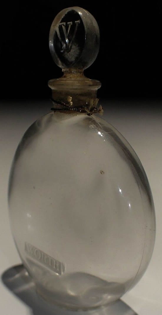 R. Lalique Je Reviens-5 Perfume Bottle 2 of 2