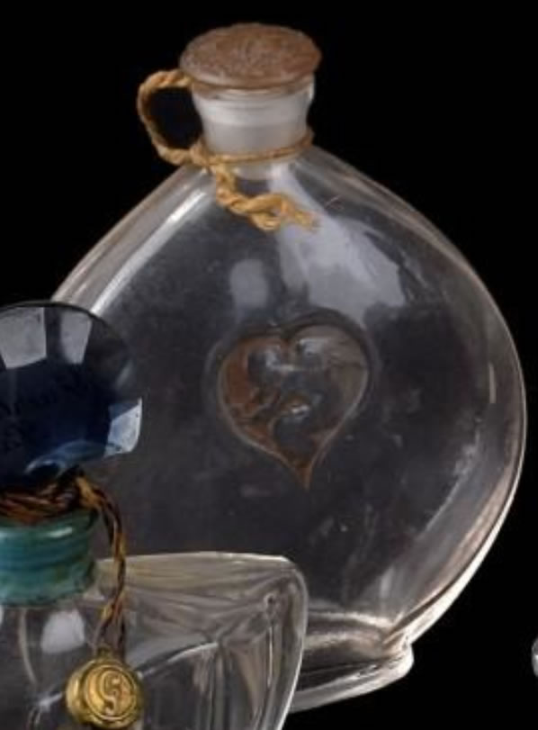 Rene Lalique  L'Amour Dans Le Coeur Perfume Bottle 