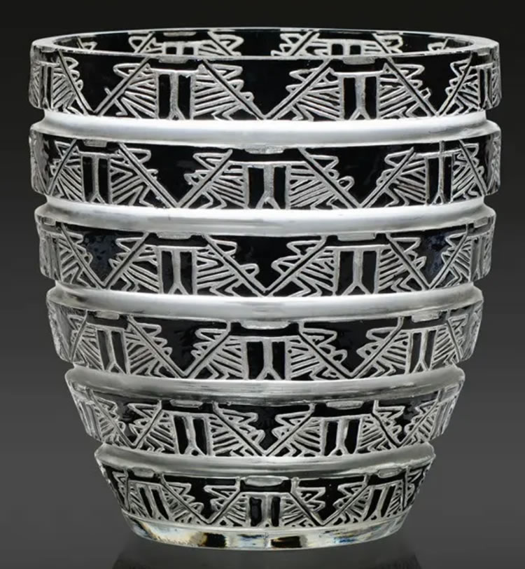 R. Lalique Lagamar Vase