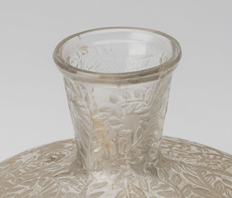 R. Lalique Lierre Vase 2 of 2