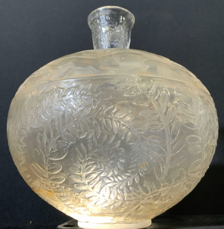 R. Lalique Lievres Vase 2 of 2