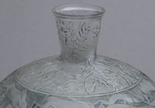 R. Lalique Lievres Vase 3 of 3