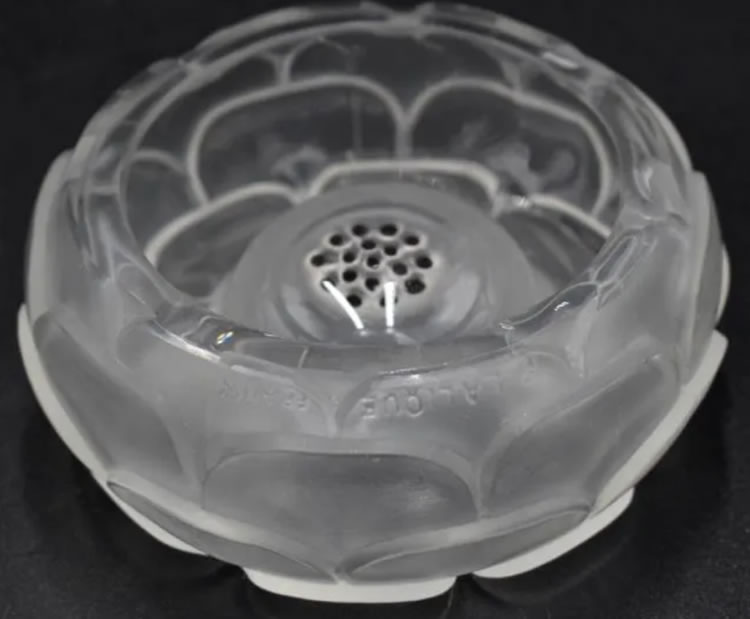R. Lalique Louise Ashtray 2 of 2