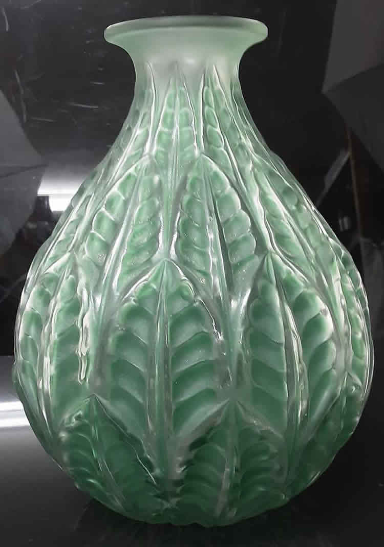 R. Lalique Malesherbes Vase