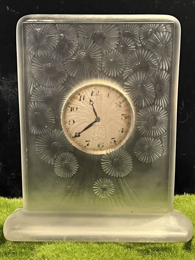 R. Lalique Marguerites Clock