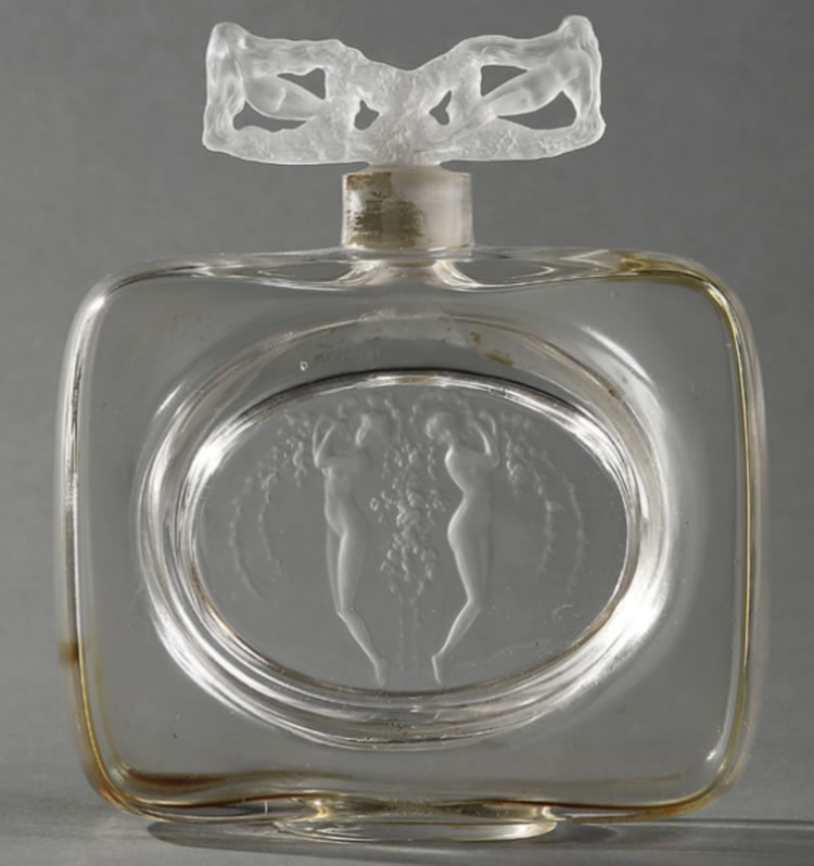 R. Lalique Meplat a deux Figurines Flacon