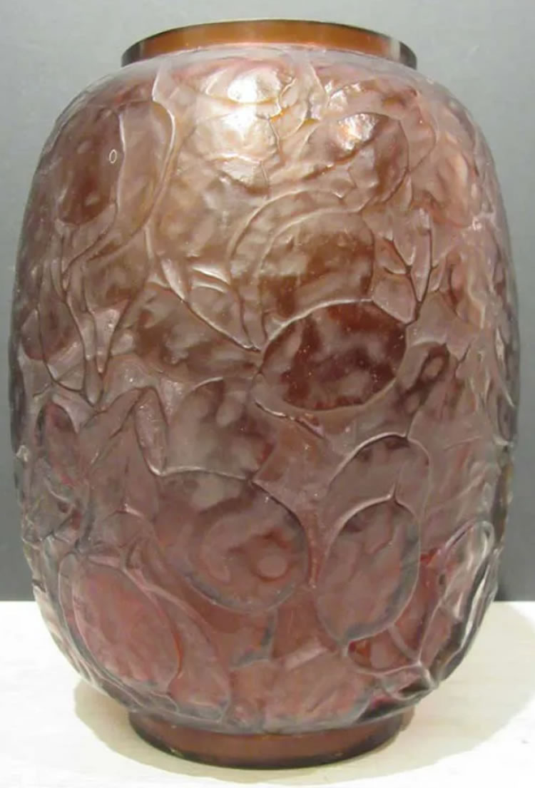 R. Lalique Monnaie Du Pape Vase