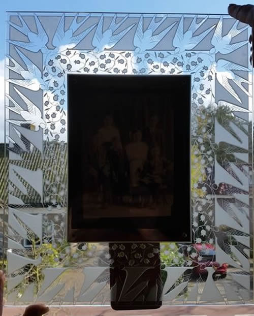 R. Lalique Muguet Et Hirondelles Frame 2 of 2