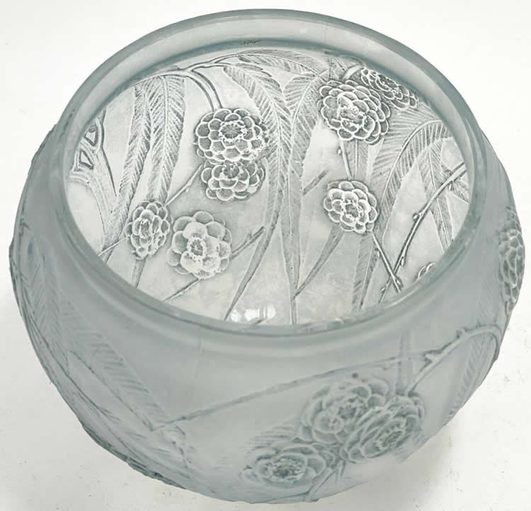 R. Lalique Nefliers Vase 2 of 2
