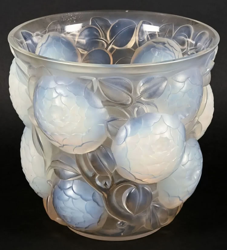 R. Lalique Oran Vase 2 of 2