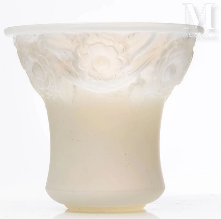 R. Lalique Orleans Vase