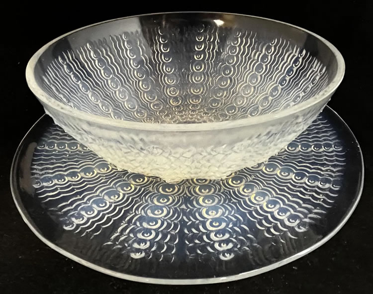 R. Lalique Oursins Tableware
