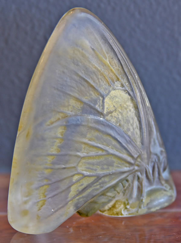 R. Lalique Papillon Ailes Fermees Seal 2 of 2