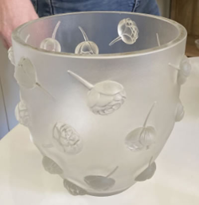 R. Lalique Pivoines Vase 2 of 2