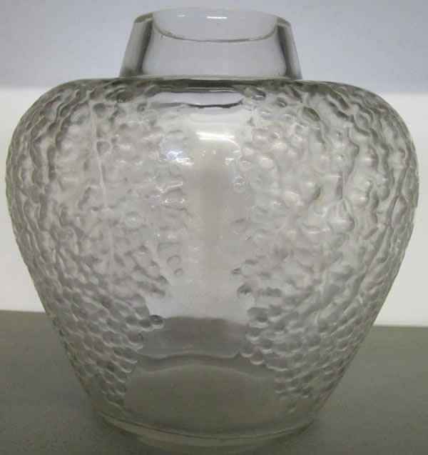 R. Lalique Poivre Vase