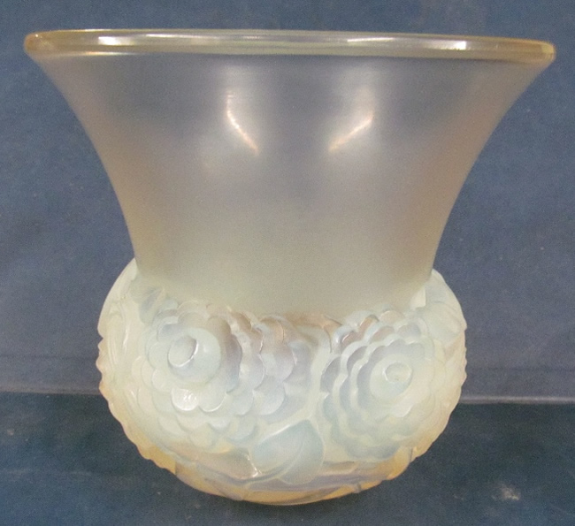 R. Lalique Renoncules Vase